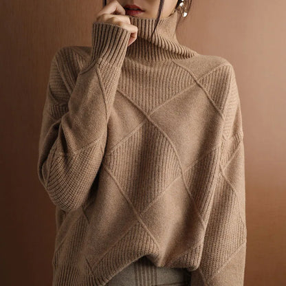 Victoria | Pull Col Roulé Diamant Élégant